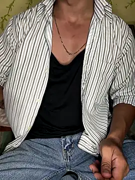 Snapshot of HARSHHU01 chatting on 09/27/25, 12:43 HARSHHU01 online show from 09/27/25, 12:43