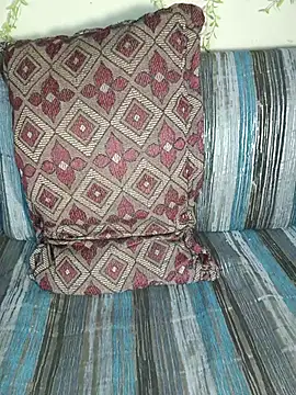 Snapshot of HARSHHU01 chatting on 10/12/25, 11:53 HARSHHU01 online show from 10/12/25, 11:53