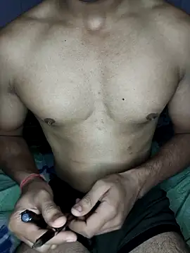 Snapshot of HARSHHU01 chatting on 11/11/25, 05:57 HARSHHU01 online show from 11/11/25, 05:57