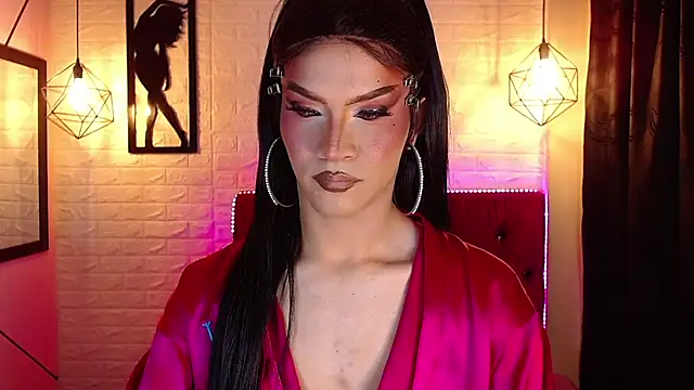 agatha rodriguez online show from 04/25/26, 07:22