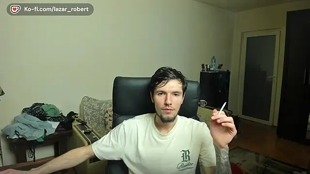 Snapshot of JustinPorno chatting on 10/27/25, 01:37 JustinPorno online show from 10/27/25, 01:37