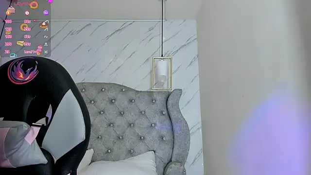 Snapshot of adara_evanss chatting on 09/18/25, 08:44 adara evanss online show from 09/18/25, 08:44