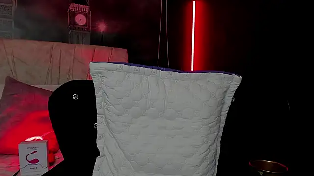 Lilith Thompson online show from 03/14/25, 06:39