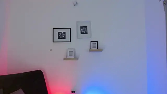 Snapshot of julian_vogue chatting on 03/13/25, 06:45 julian vogue online show from 03/13/25, 06:45