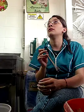 HOLY DOLL online show from 11/07/25, 08:42