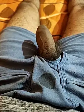 Snapshot of pmr1997 chatting on 10/20/25, 05:57 pmr1997 online show from 10/20/25, 05:57