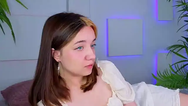 Gia Riccardo online show from 09/22/25, 08:38