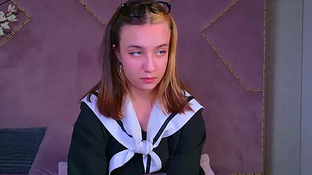 Gia Riccardo online show from 09/26/25, 04:00