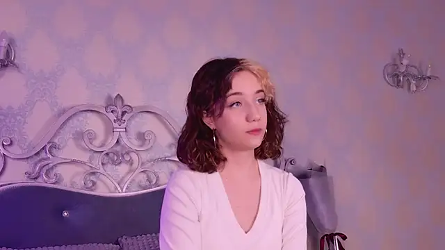 Gia Riccardo online show from 11/13/25, 04:28