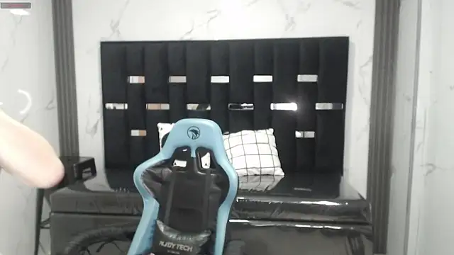 Snapshot of valeria_a1 chatting on 10/23/25, 02:22 valeria a1 online show from 10/23/25, 02:22