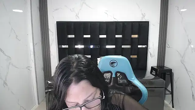 Snapshot of valeria_a1 chatting on 11/14/25, 02:38 valeria a1 online show from 11/14/25, 02:38