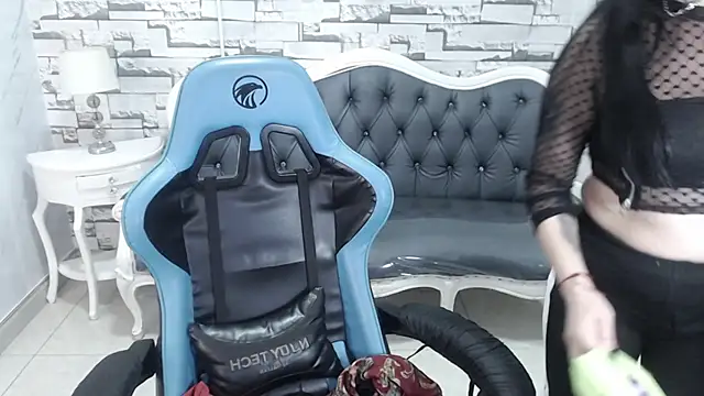 Snapshot of valeria_a1 chatting on 11/18/25, 02:28 valeria a1 online show from 11/18/25, 02:28