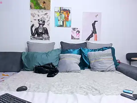 Snapshot of FindomGoddess1 chatting on 09/16/25, 04:19 FindomGoddess1 online show from 09/16/25, 04:19