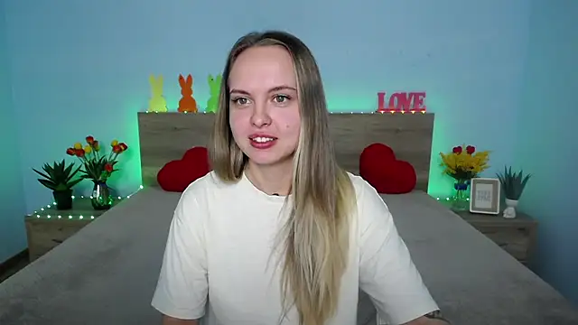 KhaleesiMoon online show from 03/11/25, 08:53