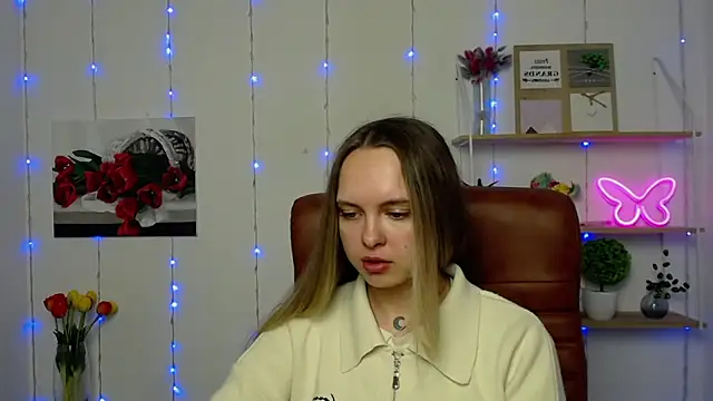 KhaleesiMoon online show from 03/21/25, 07:46