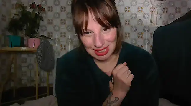 vitoriavaz online show from 03/16/25, 10:42