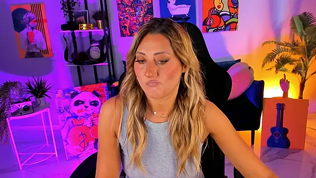 SarahAlluring online show from 09/24/25, 12:30