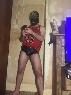 Snapshot of HairyCubBttmboy chatting on 03/18/25, 04:37 HairyCubBttmboy online show from 03/18/25, 04:37