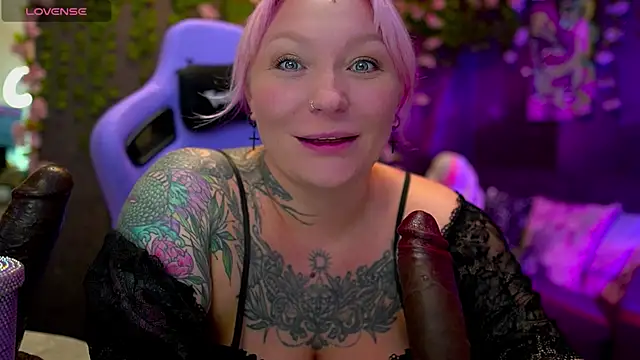 Snapshot of BlackedBarbie chatting on 09/17/25, 06:53 BlackedBarbie online show from 09/17/25, 06:53