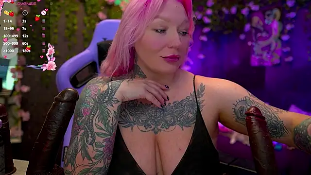 Snapshot of BlackedBarbie chatting on 09/26/25, 12:09 BlackedBarbie online show from 09/26/25, 12:09