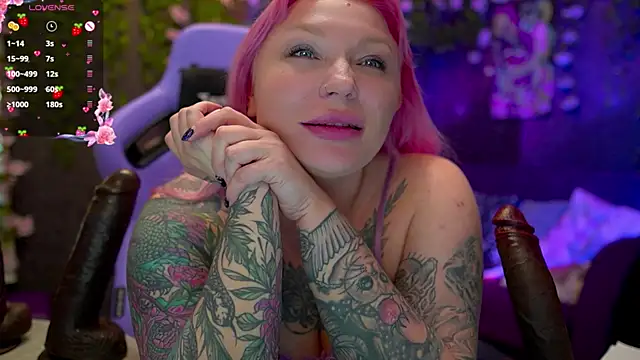 Snapshot of BlackedBarbie chatting on 10/08/25, 06:49 BlackedBarbie online show from 10/08/25, 06:49