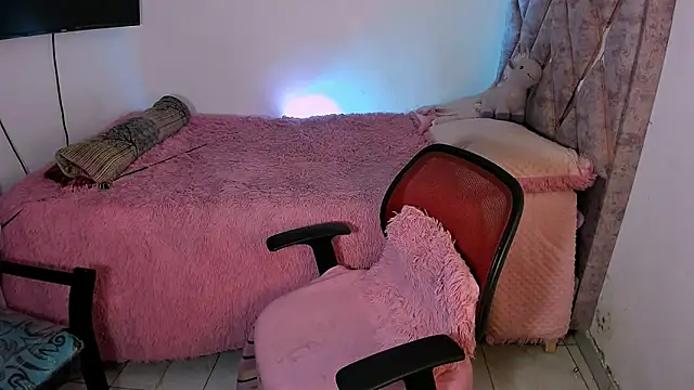 Snapshot of Tania_rendon chatting on 09/17/25, 12:07 Tania rendon online show from 09/17/25, 12:07