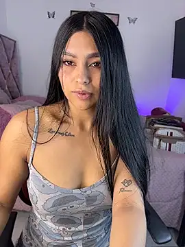 Snapshot of Tania_rendon chatting on 04/15/26, 12:01 Tania rendon online show from 04/15/26, 12:01