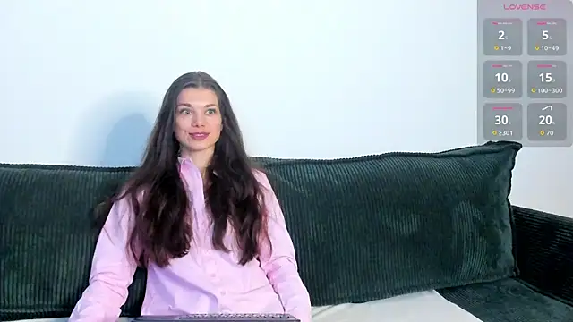 Snapshot of Eva_McCoy chatting on 11/10/25, 12:37 Eva McCoy online show from 11/10/25, 12:37