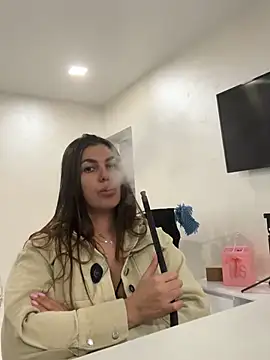 Snapshot of AngelinaMeov chatting on 03/17/25, 04:43 AngelinaMeov online show from 03/17/25, 04:43