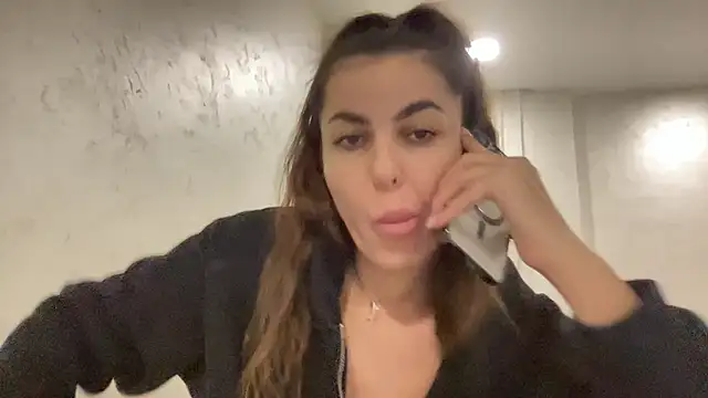 Snapshot of AngelinaMeov chatting on 03/20/25, 05:36 AngelinaMeov online show from 03/20/25, 05:36