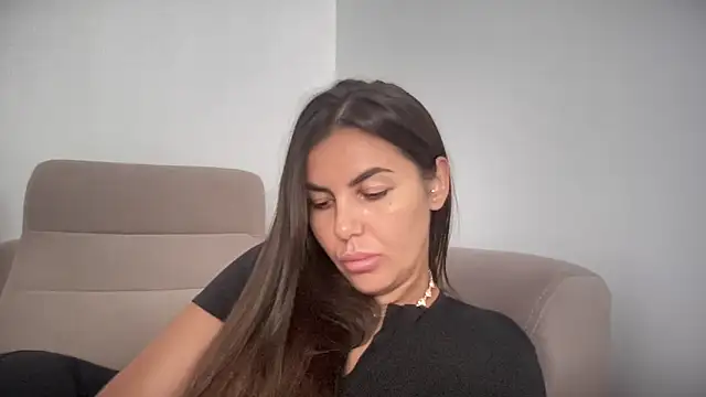 Snapshot of AngelinaMeov chatting on 09/15/25, 10:26 AngelinaMeov online show from 09/15/25, 10:26