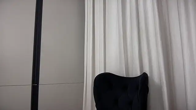 Snapshot of AngelinaMeov chatting on 09/30/25, 08:25 AngelinaMeov online show from 09/30/25, 08:25