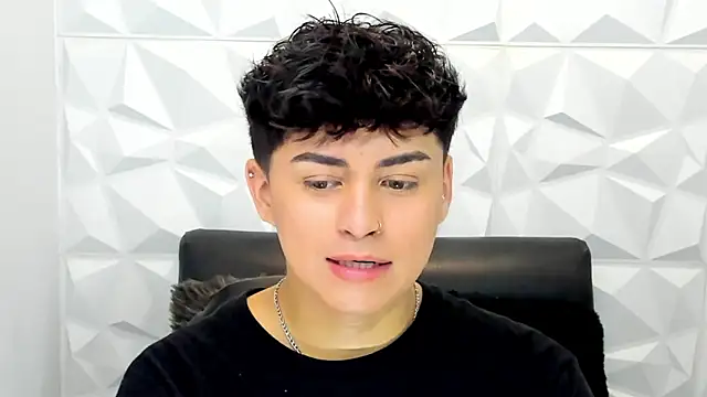 Snapshot of Sam_Daves chatting on 11/14/25, 01:43 Sam Daves online show from 11/14/25, 01:43