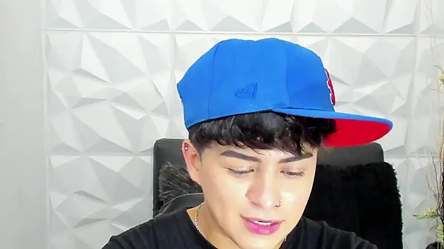 Snapshot of Sam_Daves chatting on 12/03/25, 02:37 Sam Daves online show from 12/03/25, 02:37