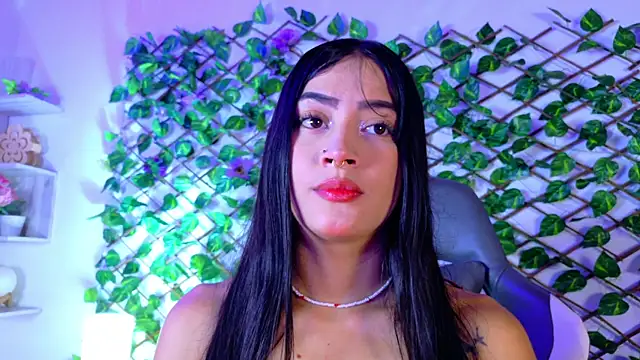 Snapshot of alice_rous21 chatting on 10/07/25, 01:30 alice rous21 online show from 10/07/25, 01:30