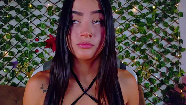 Snapshot of alice_rous21 chatting on 12/16/25, 01:27 alice rous21 online show from 12/16/25, 01:27