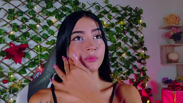 Snapshot of alice_rous21 chatting on 12/19/25, 01:29 alice rous21 online show from 12/19/25, 01:29