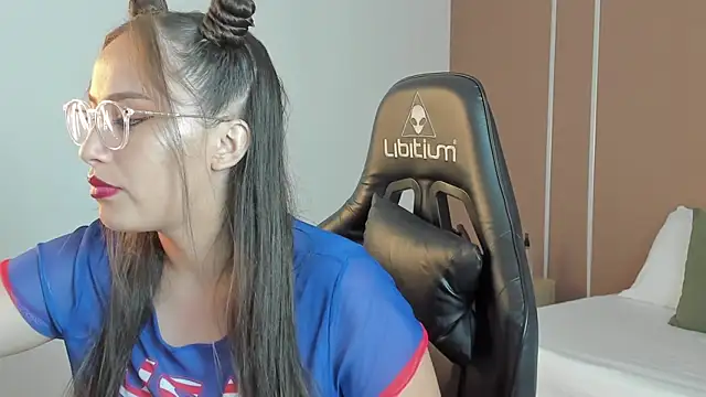 sophia martinezz  online show from 10/14/25, 06:42