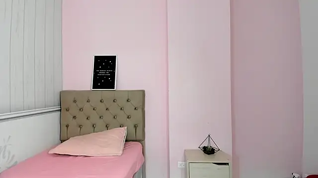 Snapshot of Tania_Duque chatting on 11/24/25, 01:33 Tania Duque online show from 11/24/25, 01:33