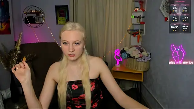 Snapshot of madam_uliis chatting on 05/27/26, 08:55 madam uliis online show from 05/27/26, 08:55