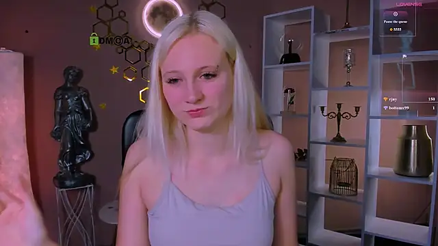 Snapshot of madam_uliis chatting on 06/16/26, 01:58 madam uliis online show from 06/16/26, 01:58