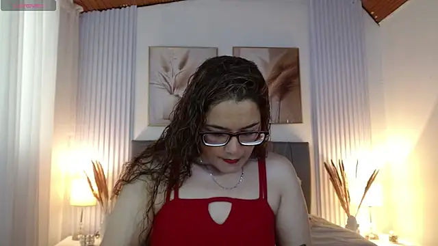Rose Thompson1 online show from 05/19/26, 01:39