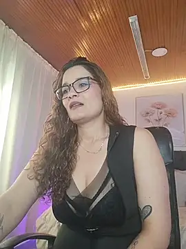 Rose Thompson1 online show from 06/29/26, 01:33