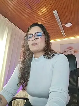 Rose Thompson1 online show from 07/02/26, 01:39