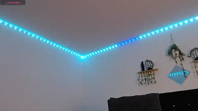 labrinthteasing online show from 06/10/26, 08:30