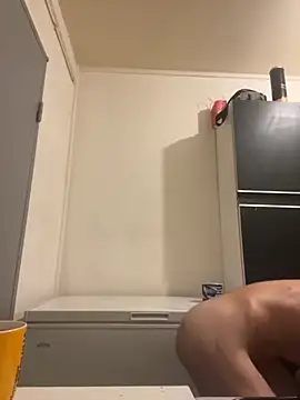 Hugo34bg online show from 10/29/25, 02:36