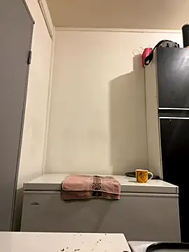 Hugo34bg online show from 10/30/25, 02:35