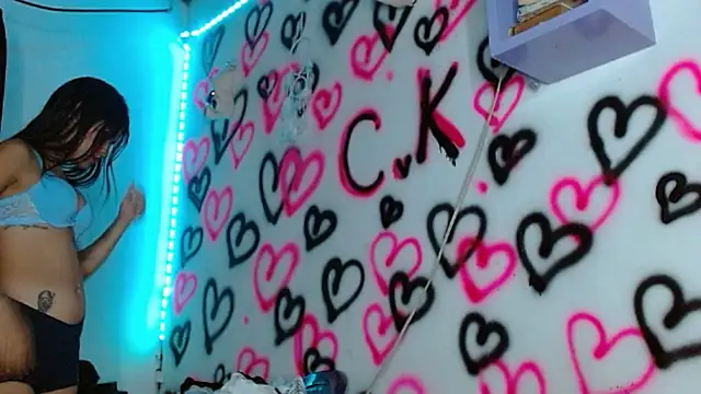 Snapshot of kityy_playful chatting on 11/12/25, 06:25 kityy playful online show from 11/12/25, 06:25