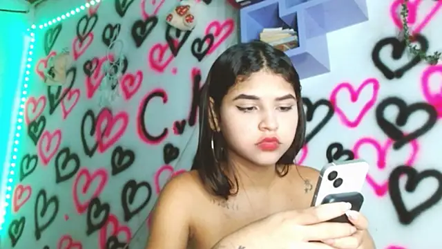 Snapshot of kityy_playful chatting on 11/13/25, 04:44 kityy playful online show from 11/13/25, 04:44