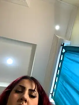 Snapshot of Ivelleee_ chatting on 09/16/25, 09:38 Ivelleee online show from 09/16/25, 09:38